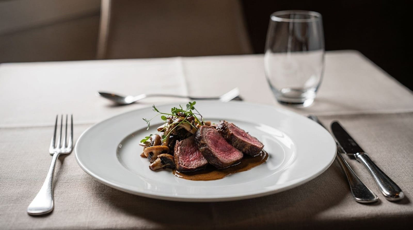 Munich Michelin restaurants guide — Munich's Michelin scene in full: Tantris, Atelier, EssZimmer, Showroom — with ho