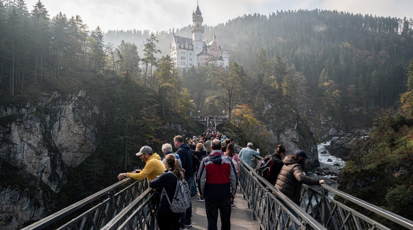 Le Marienbrücke à Neuschwanstein : le point de vue, les fermetures et comment visiter — Guide complet du Marienbrücke (pont de Marie) à Neuschwanstein — vue emblématiqu